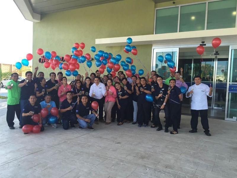 Hampton Inn By Hilton Merida Exterior photo