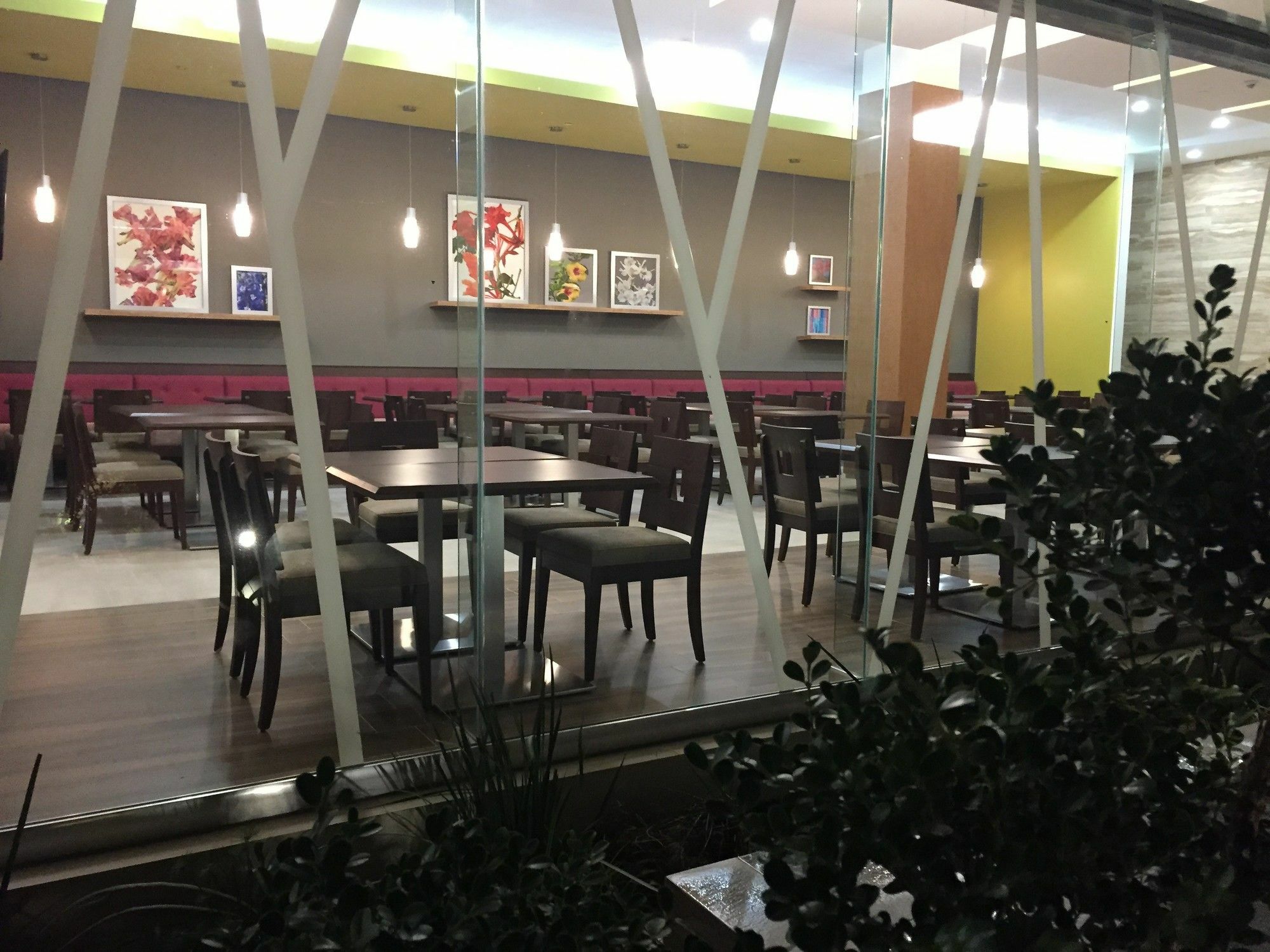Hampton Inn By Hilton Merida Exterior photo