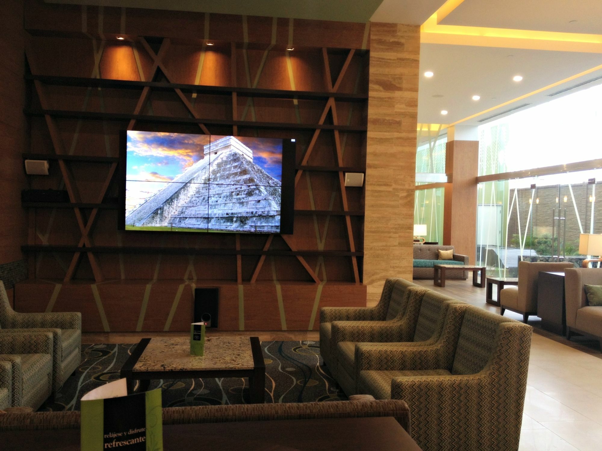 Hampton Inn By Hilton Merida Exterior photo